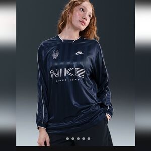 Nike Sportswear Women's Long Sleeves Navy Blue Jersey Size XL NEW!